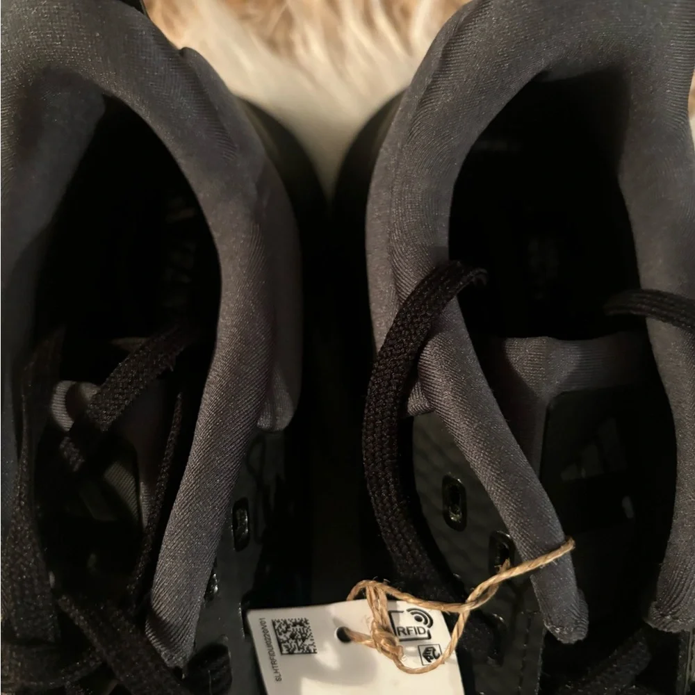 ADIDAS MALE BLACK SNEAKERS.